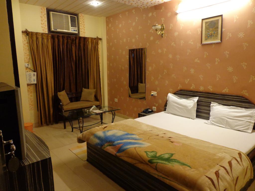 Aashyana Hotel Alwar Exterior photo