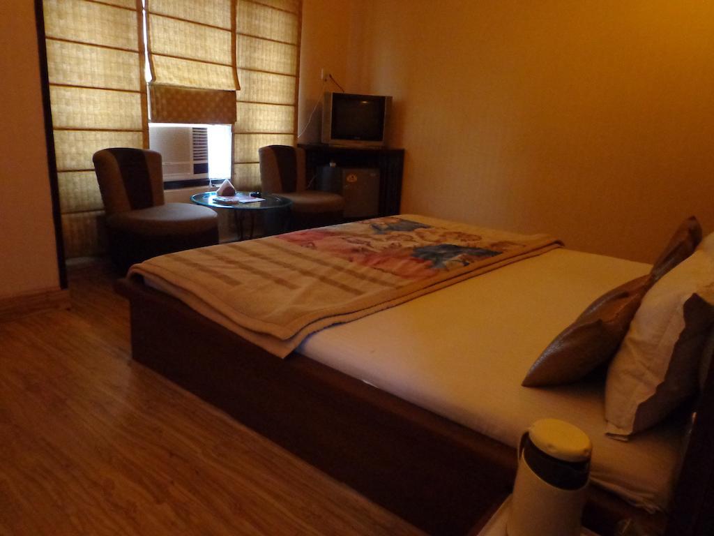 Aashyana Hotel Alwar Exterior photo
